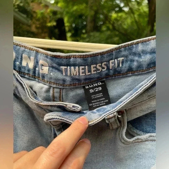 3/$25 SONG Timeless Fit Straight Leg Jeans Size 9 - Picture 5 of 7